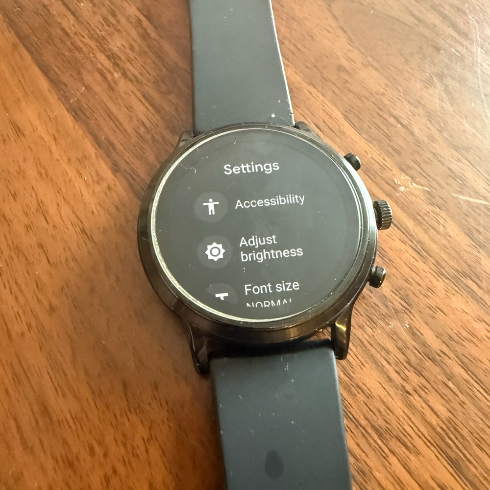 Fossil - DW10F1 Black Smartwatch with Charger - Picture 2 of 4